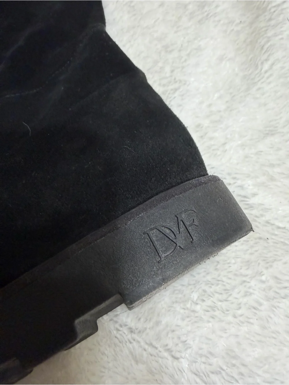 N/A von black
